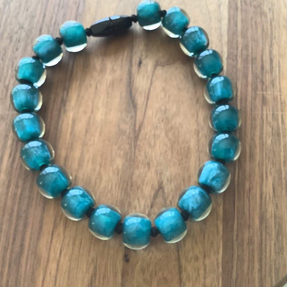 ZSISKA DESIGN - MAGNETIC CLOSURE NECKLACE - PRECIOUS - Teal Blue